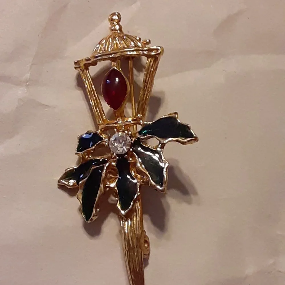 Gold  Streetlamp Brooch